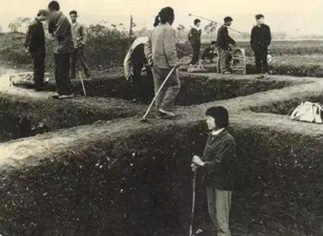 1960年李家村遗址考古发掘现场