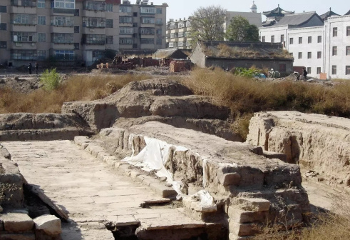 中门道石板路面