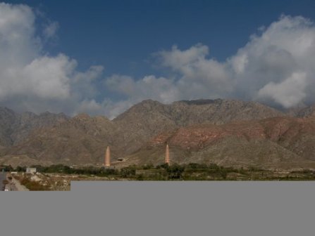 拜寺口双塔风景