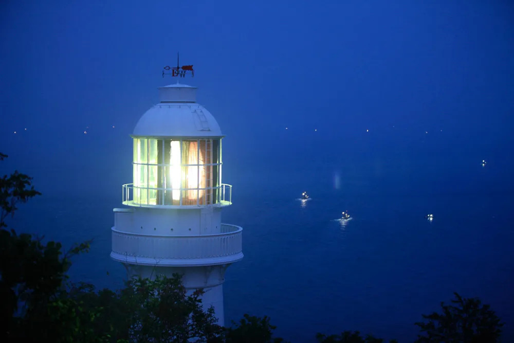 老铁山灯塔夜景