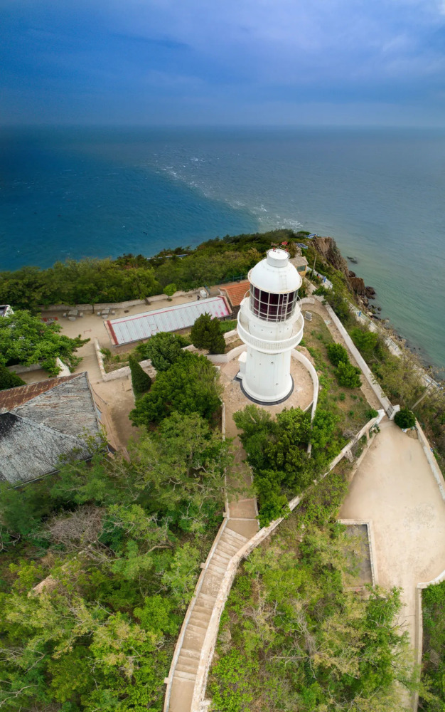 老铁山灯塔鸟瞰图